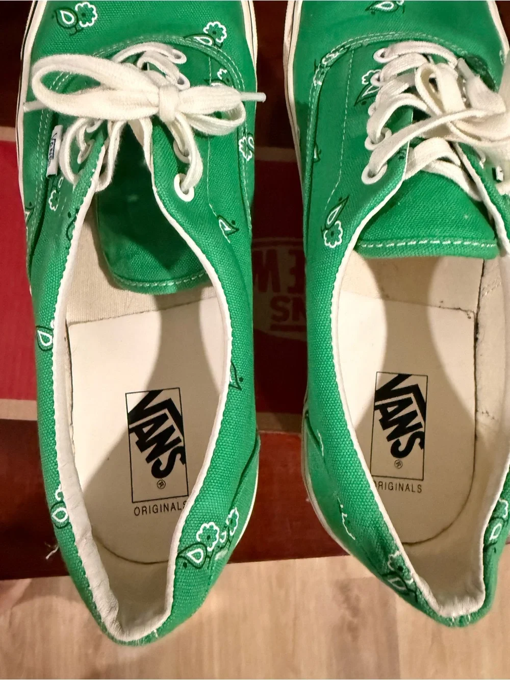 Vans low top